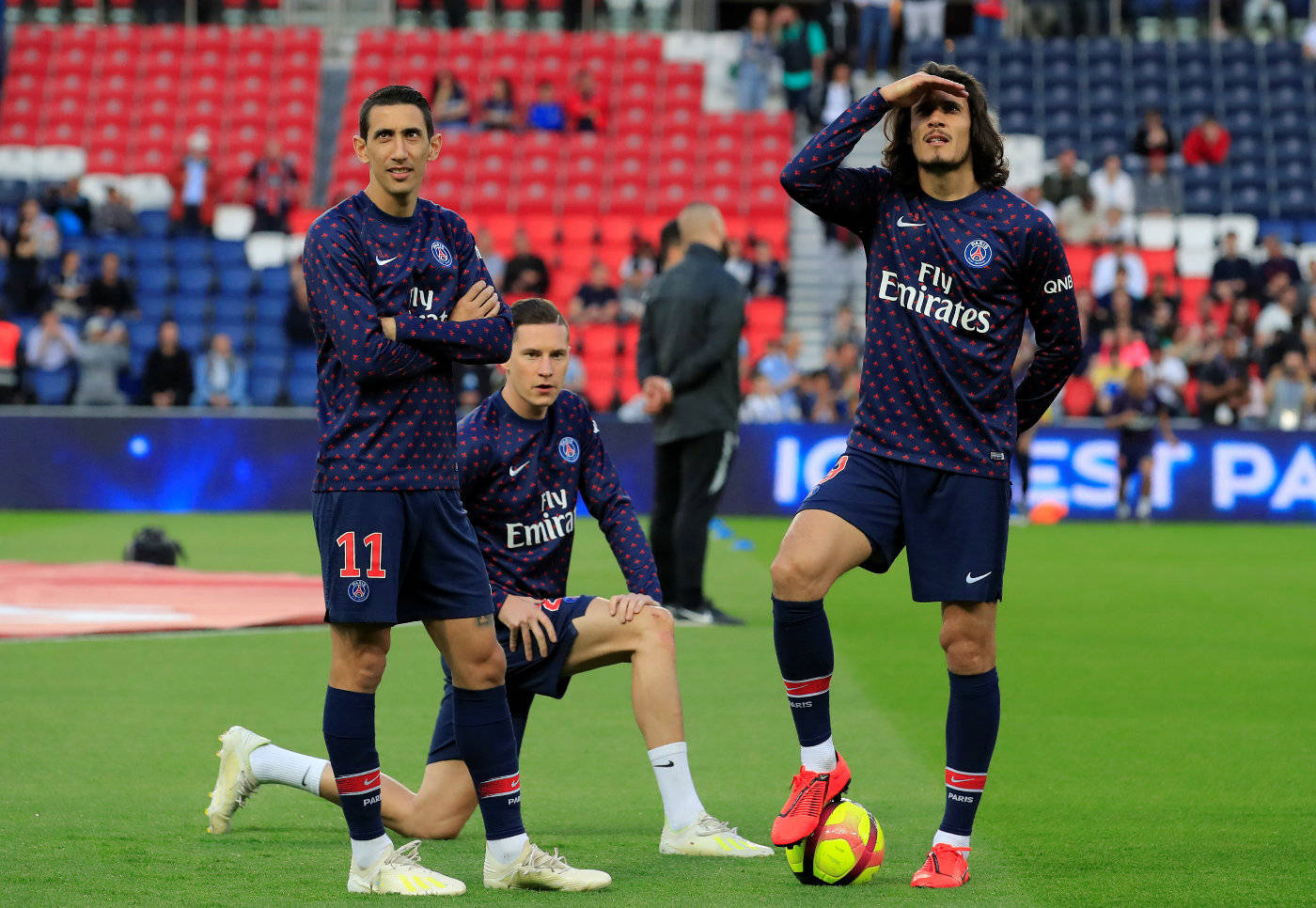 关键时刻体能课后；勒沃库森队长鼓劲备战欧超杯；管理层满意；轮换策略成焦点